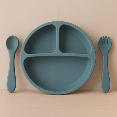 LEO Baby serviesset met Zuignap Incl. Lepel & vork - Kinderbord, Babybord, Kinderservies, Baby Servies, Babybeste - 100% Siliconen - Magnetron, Oven, Vriezer en Vaatwasserbestendig - Ether blauw
