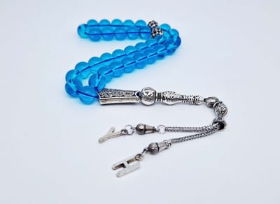 Handgemaakte Letters tesbih "tasbih" 33 Kralen Natuursteen “Blauwe kwarts” - met metaal tassel - Met je Letters of de Letters van uw geliefde- 10 mm diameter van de korrel