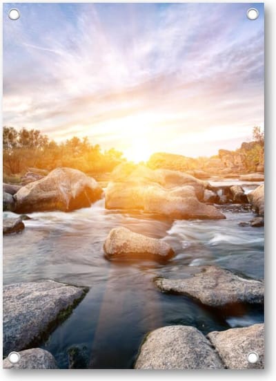 Bergrivier tussen de stenen met laagstaande zon - Tuinposter 50x70 - Wanddecoratie -