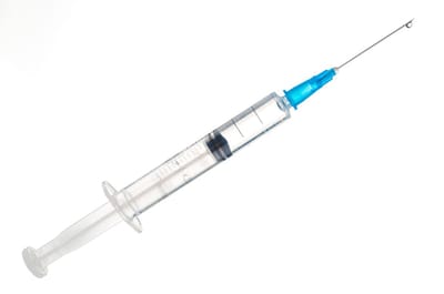 Romed 20ml injectiespuiten met naald 50 stuks Romed - Doorzichtig/wit - Polypropyleen & Latex-vrij rubber - Tweedelige 20ml wegwerpspuit met canule, steriel per stuk verpakt.