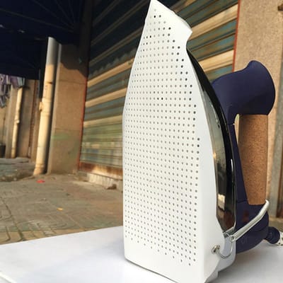 1 stuks Strijkijzer Steunbord voor Schoenen en Strijken - Beschermt Kleding tegen Schroeiplekken en Kreukels, Handige Strijkplank voor Moeiteloos Strijken en Stomen white