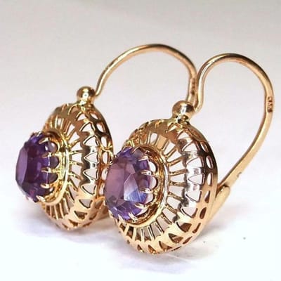 Pince d'oreille tendance à design ajouré incrustée de zircone cubique pour femmes, style ethnique délicat, boucles d'oreilles rondes sans perçage pour femmes, bijoux beige