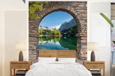 Behang - Fotobehang Doorkijk - Berg - Landschap - Water - Breedte 160 cm x hoogte 220 cm