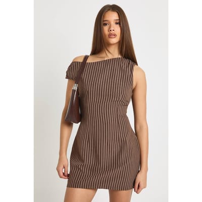 boohoo Dames Fijn gestreepte Off-Shoulder Maatwerk Mini Jurk | Chocoladebruin | Maat: 36