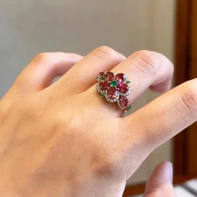 Ingelegde schitterende pastorale stijl opzichtige Rode edelsteen Bloem oorbellen voor vrouwen Kleine Verfijnde Zoete Ringen Bruiloft Sieraden beige