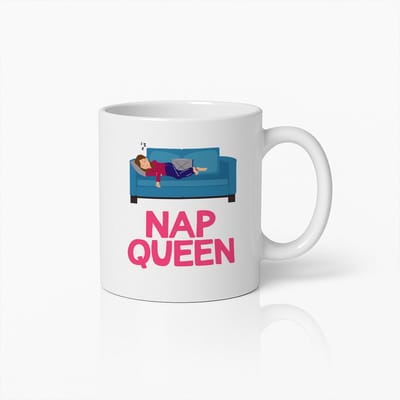 Nap Queen 330ml Mok – Grappige Koffiemok voor Luie Ochtenden & Relaxte Dagen – Perfect Cadeau voor Haar of Vriendinnen