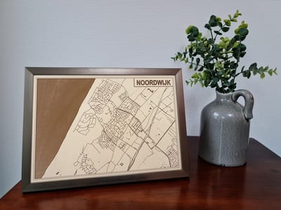Decoratief Beeld - Houten Van Noordwijk - Hout - Bekroned - Bruin - 21 X 30 Cm