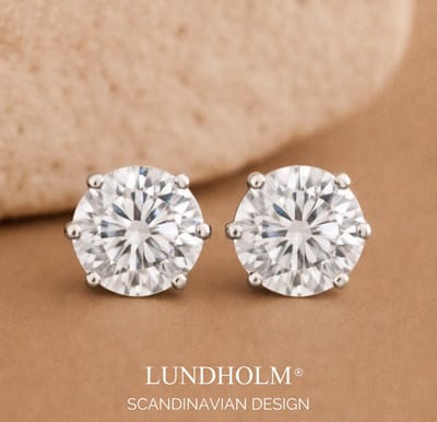 Lundholm Luxe Zirkonia Studs Oorbellen Zilver kleurig Jewellery steentjes - Oorknopjes Dames Zirkonia 6 mm knopjes - Premium Stainless Steel PVD Plated - Vrouwen cadeautjes tip - my Nikki Serie