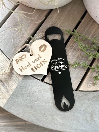Creaties van hier – Bieropener Afblijven met houten hartje – RVS – 18 cm – Opener