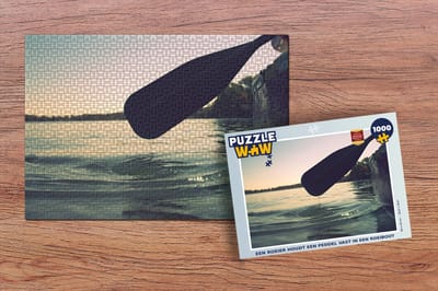Puzzel Een roeier houdt een peddel vast in een roeiboot - Legpuzzel - Puzzel 1000 stukjes volwassenen