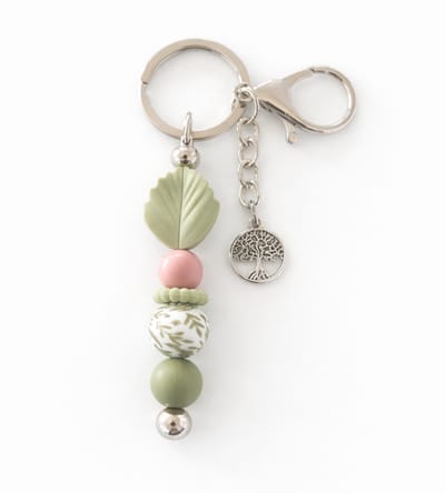 Sleutelhanger, tashanger met kralen en blad | levensboom | groen