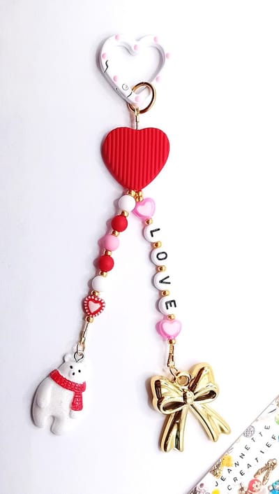 Jeannette-Creatief® - Fun - Sleutelhanger Tashanger Strik Hartjes LOVE Beer - Hartjes - Resinhangers - Tashanger - Sleutelhanger - Hangers - Sleutelhangers - Tekst - Tashanger met Tekst - Sleutelhanger met Tekst - Valentijn - Moederdag