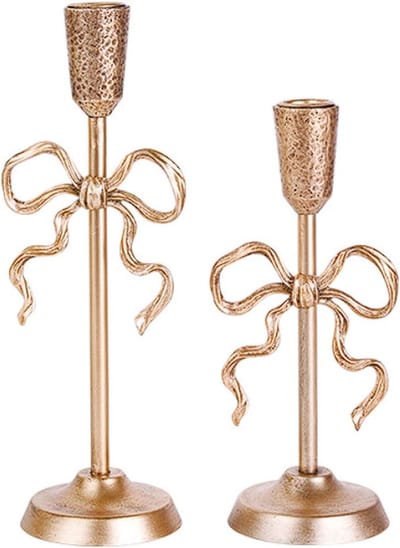 Kandelaar Ornament Set - Kaarsenhouders Ijzer - Romantische Sfeer Creëren - Charmant Strik Accent - 28 cm Hoog - Goudkleurig