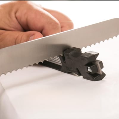 Oneay Messenslijper voor in de keuken, 4-in-1 creatief gereedschap, draagbare zakmesslijper, efficiënt gereedschap, geschikt voor bijlen en schoffels.