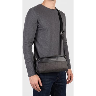 Tommy Hilfiger Flag Monogram Camera Bag Black Größe: OS | Umhängetaschen Outlet | Herren | Schwarz