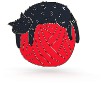 PINETS - Pin - Zwarte Kat op Bolletje Wol - Hard Enamel - Gietmetaal - Kattenaccessoire