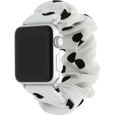 123watches bandje Savara - scrunchie - nylon - wit met zwarte stippen - 38 · 40 · 41 & 42 mm · S/M - Geschikt voor Apple Watch series 1/2/3/4/5/6/7/8/9/10/11/12/SE/SE2/SE3