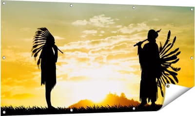 Gards Tuinposter Twee Silhouetten van Indianen bij Zonsondergang - 140x70 cm - Tuindoek - Tuindecoratie - Wanddecoratie buiten - Tuinschilderij