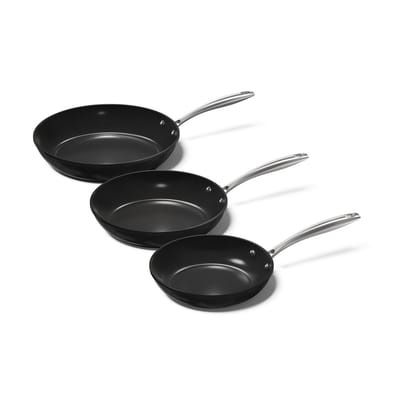 Cook & Pan 3-Delige Koekenpan Pannenset Zwart Ø 20, 24 & 28 cm - PFAS vrij - Alle Warmtebronnen - Koekenpannenset met 7 jaar Garantie - Krasbestendige Anti Aanbaklaag - Vaatwasserbestendig - Gas, Inductie, Elektrisch, Oven - Koekenpan Set