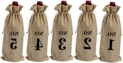 Natuurlijke Linnen Jute Wijn Pouch Covers - 10 stuks voor Housewarming, Bruiloft en Kerst - Europese Housewarming Decoratie - Veroudering Thema - feestelijke Draw Tassen - Ideaal voor Verjaardag en Vakantievieringen