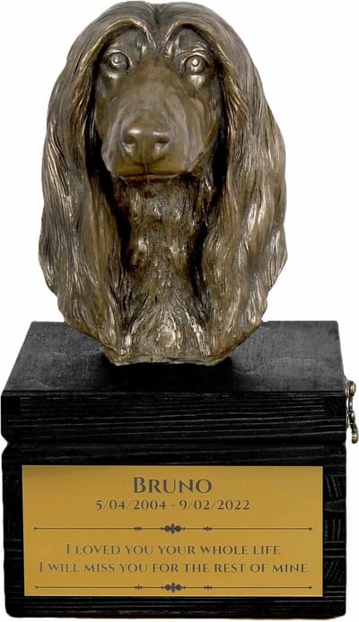 Afghaanse Hound urn hond met gravure en sculptuur van een hond