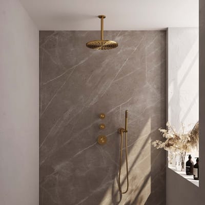 Brauer Gold Carving thermostatische inbouw regendouche SET 06 met 30 cm douchekop en plafondarm en staaf handdouche en doucheslang en wandaansluitbocht goud geborsteld PVD