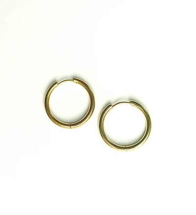 Basic Oorringen – 316 Stainless Steel - Essential Hoops 18mm - dikte 2.5mm - Goudkleurig - Waterproof - The Jewellery Salon