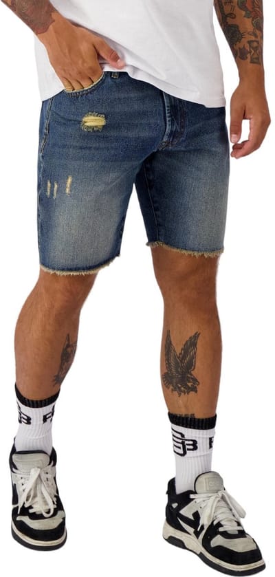 CUT OFF DENIM SHORTS