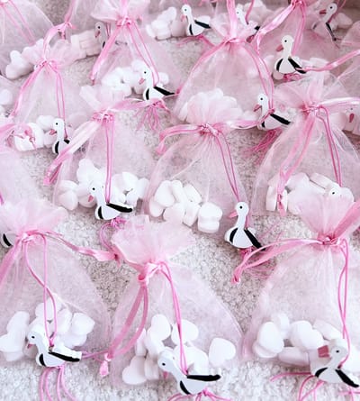 10 Bedankjes Ooievaar roze en wit met hartvormige pepermuntjes - geboorte - bedankje - ooievaar - babyshower - genderreveal