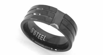 Ring - RVS - Maat 19 - Zwart glanzende ring met prachtige rechthoekige transparante zwart geslepen kristal steen. Zowel - dame - heer.