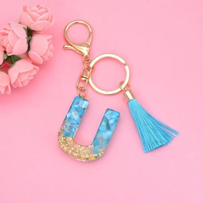 Letter Sleutelhanger A-Z – Luxe Initialen Sleutelhanger met Pompon & Kwastje – Tashanger voor Dames & Meisjes – Accessoire voor Sleutelbos, Handtas, Rugzak & Autosleutel – Persoonlijk Cadeau voor Vrouw, Moeder, Dochter & Vriendin