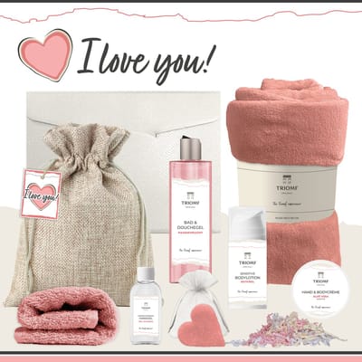 Geschenkset “I Love You!” - 8 producten - 1240 gram - Triomf Cosmetica | Giftset voor haar Cadeau Valentijnsdag Luxe wellness cadeaubox Vrouw Ik hou van jou Cadeaupakket Kerst Geschenk Pakket Verjaardag Gift Set Valentijn Vriendin Roze