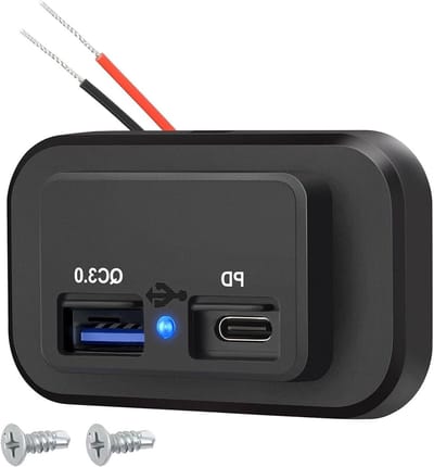 Waterdichte 12V/24V USB Oplader met Snelle Laadfunctie 3.0 en USB PD Type-C, Ideaal voor Motorhome, Motorfiets, Vrachtwagen en Golfkar