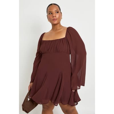 boohoo Dames Plus Chiffon Godet Skater | Chocolate | Maat: 20