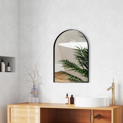 MODFU - Badkamerspiegel - Gebogen Vorm - Wandmontage - Aluminium Frame - Glas - Zwart - 50 x 70 cm