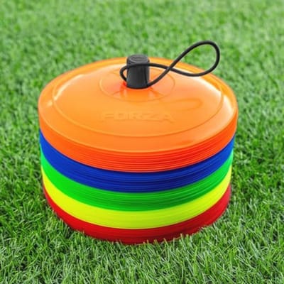 Dichtbij Platte Trainingsmarkerkegels - 50 Stuks van 9 Inch Breed in 10 Kleuren voor Voetbal, Rugby, Hockey en Meer