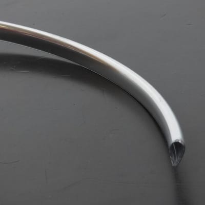 verchroomde kunststof staaf voor middenbalk 10,5x6,5mm x 60cm voor bromfiets mbk 51