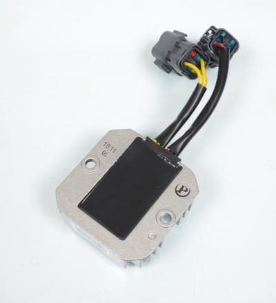 originele spanningsgelijkrichter voor quad kymco 250 mongoose 2004 tot 2011 31600-lba7-900 nieuw