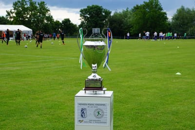 Voetbal Zuil de voetbalzuil voor extra sponsoring