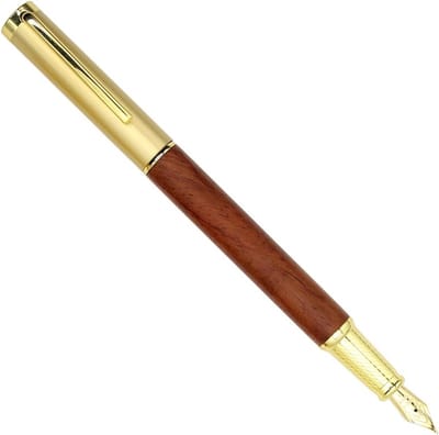 Elegante houten vulpen van sandelhout met fijne nib (0.5mm) in een stijlvolle rode kleur, perfect voor dagelijks gebruik en cadeau.