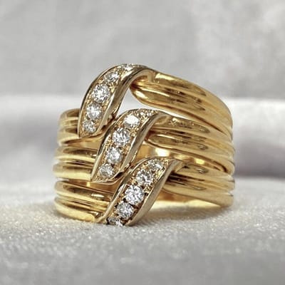 Huitan Prachtige Dames Trouwringen Goudkleurig Brede Band Statement Vingerringen voor Feest Luxe Zirkonia Sieraden 6 beige