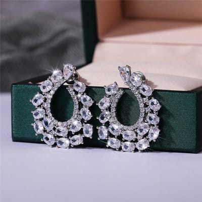 Boucles d'oreilles à tige en forme de larme pour femmes, bijoux de luxe, pavés de zircones cubiques scintillantes, nouvelle collection de bijoux de fiançailles et de mariage black