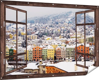 Gards Tuinposter Doorkijk Gekleurde Huisjes met Sneeuw in Oostenrijk - 180x120 cm - Tuindoek - Tuindecoratie - Wanddecoratie buiten - Tuinschilderij