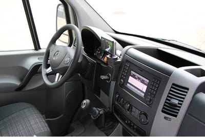 Monitorsteun - Dashboard - ARAT - auto specifieke monitorsteun - Mercedes MB SPRINTER W906 - VW CRAFTER Bj.´06-´17 Deel 1 van 2