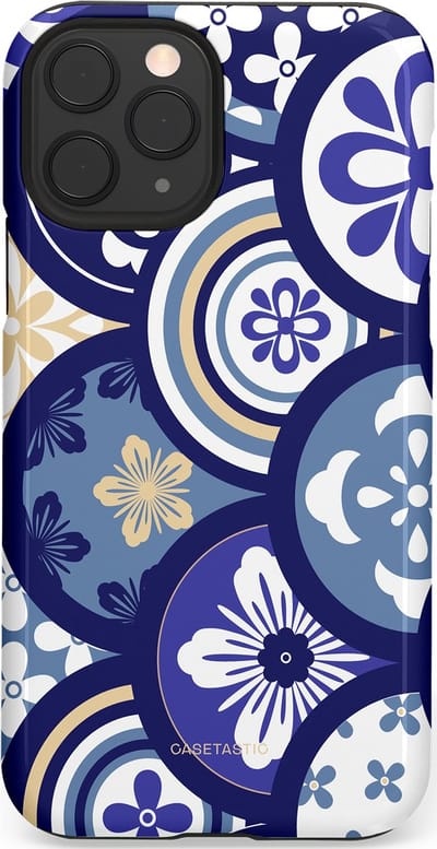 Casetastic Hoesje Geschikt voor Apple iPhone 11 Pro - Stijlvolle Beschermende Duo-layer Case - Blauwe bloemen Talavera Maiolica Patroon