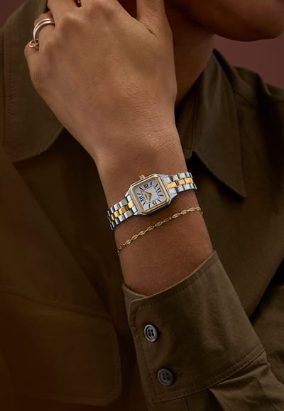 Timex Legacy Addison Square Quartz Analoog Horloge Tweekleurig En Wit Kast Gemaakt Van 100% Loodarm Messing En Een Armband Van 100% Roestvrij Staal 23 TW2Y23700AJ, TW2Y23800AJ, TW2Y23900AJ