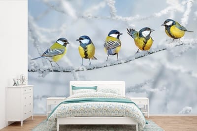 Behang - Fotobehang Vogel - Koolmees - Winter - Sneeuw - Takken - Breedte 450 cm x hoogte 300 cm