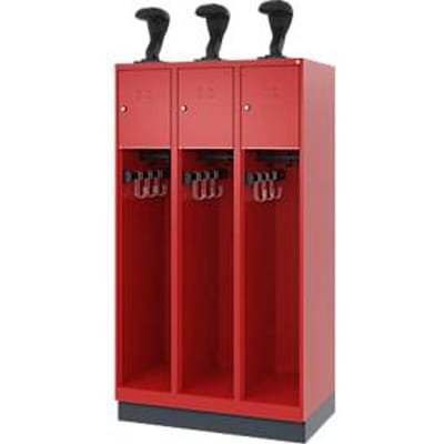 Brandweerkluis C+P Evolo Youngster, 3 vakken, met helmhouder, met sokkel, B 900 x D 500 x H 1630 mm, RAL 3000 vuurrood/RAL 7016 antracietgrijs
