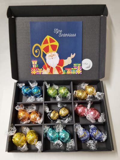 Chocolade Ballen Proeverij Pakket - 9 verschillende chocolade smaken - kwaliteits chocolade met Mystery Card 'Fijne Sinterklaas' (met persoonlijke videoboodschap) - Cadeaupakket - Feestdagen box - Chocolade cadeau - Valentijnsdag