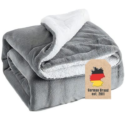 Intirilife zachte Sherpa knuffeldeken in grijs - Fluffy warme deken als bankdeken indoor outdoor extra zachte deken